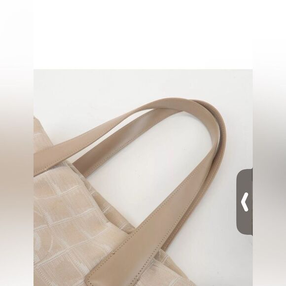 AUTHENTIC CHANEL Travel line Nylon & Leather Jacquard PM Tote. Beige/white. EUC - Picture 8 of 12